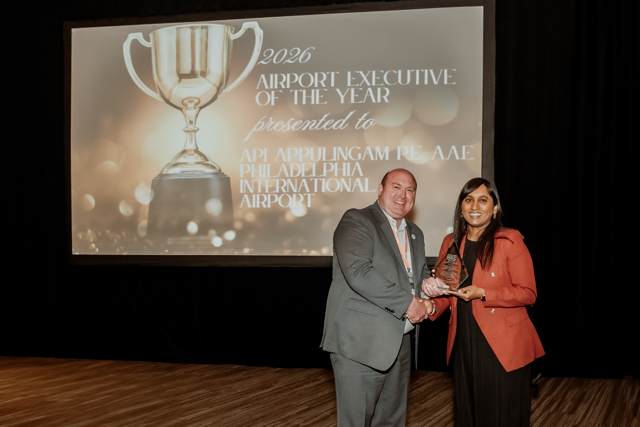 Api Appulingam receiving award