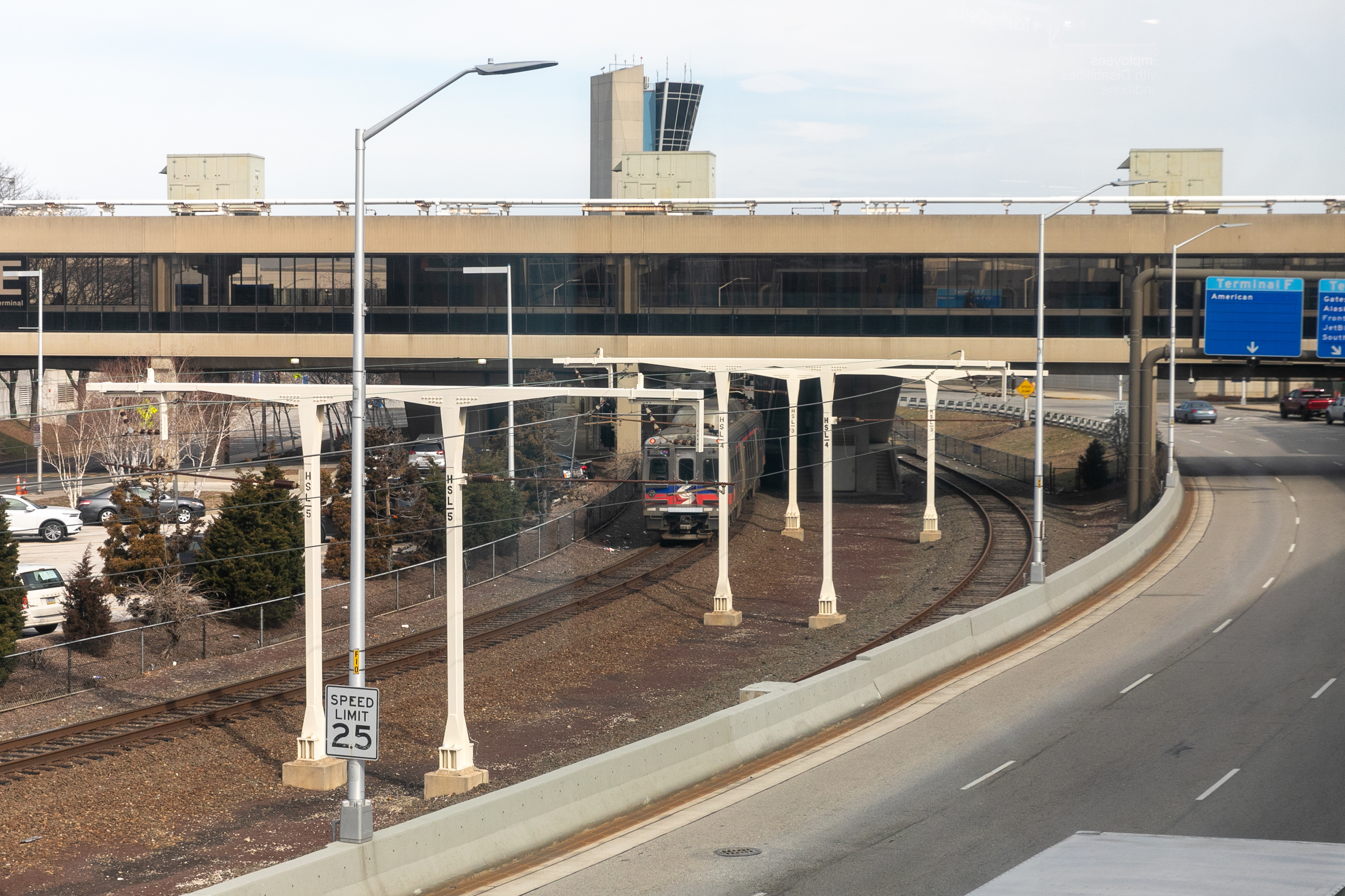 Airport SEPTA platform